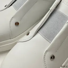 HIMIKO　ゴアスリッポンスニーカー　デザイン寄り画像