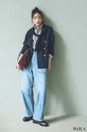 シャープな魅力を引き立てるこだわりの襟もポイント