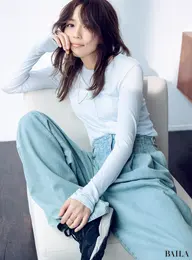 クリーンな印象が加速する水色ワントーンを味方に