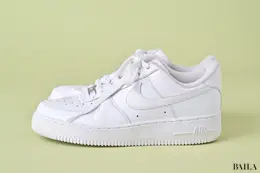 ナイキ　NIKE AIR FORCE 1　サイドから見た様子