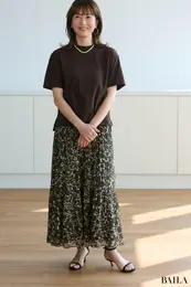 ユニクロ新作シフォンティアードスカートの着用全身