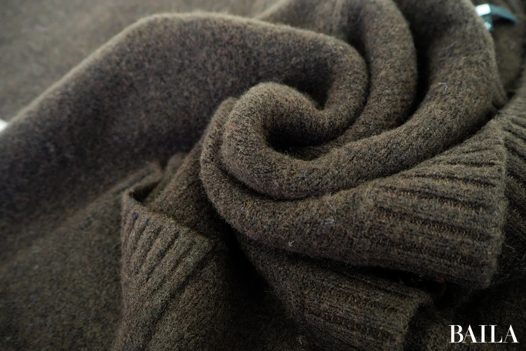 身長162cm ユニクロ スフレヤーンショートカーディガン ダークブラウン Mサイズ 生地感