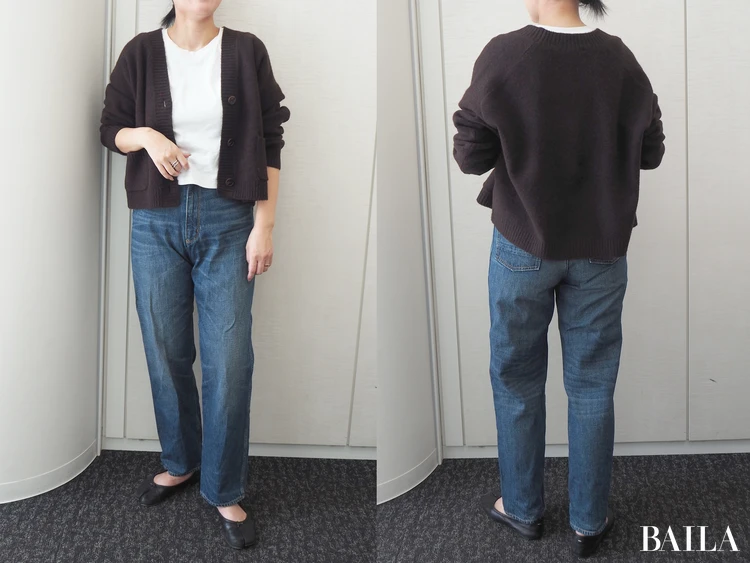 白Tとシンプルにジーンズコーデ　身長162cm ユニクロ スフレヤーンショートカーディガン ダークブラウン Mサイズ 正面　背面