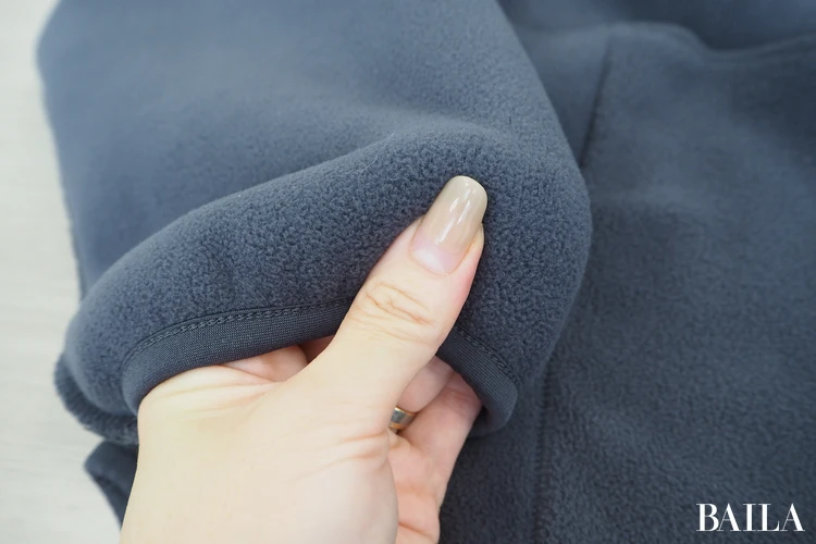 身長162cm ユニクロ ボアフリースリラックスカーディガン　ダークグレー　 Mサイズ 生地感　裏地