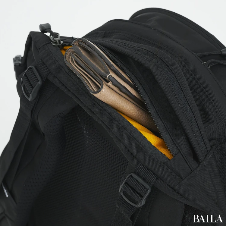 コロンビア　リュック　上部ポケット