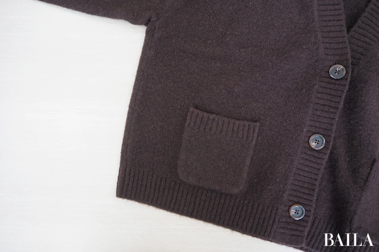 身長162cm ユニクロ スフレヤーンショートカーディガン ダークブラウン Mサイズ 正面　デザイン