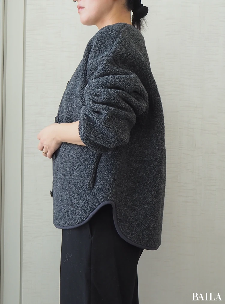 身長162cm ユニクロ ボアフリースリラックスカーディガン　ダークグレー　 Mサイズ 正面　デザイン　ドロップショルダー