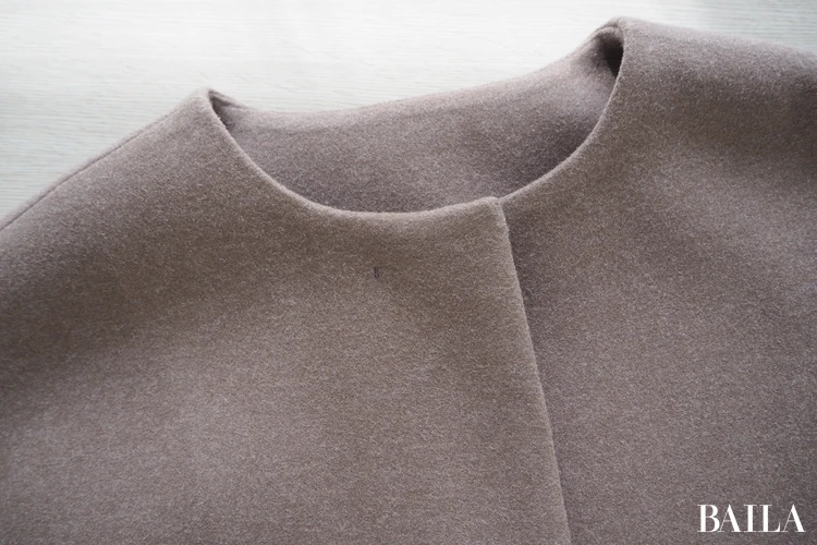 青山商事　スーツスクエア　CHANTOWA ウールライクノーカラーコート　￥21890　ブラウン　サイズ38　襟元