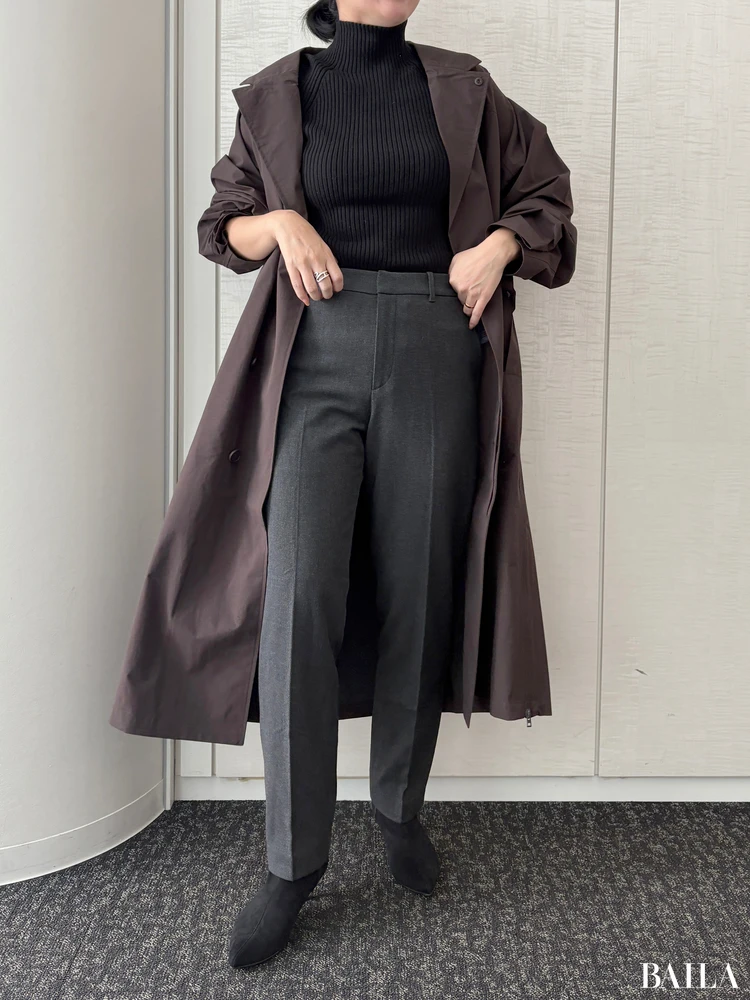 身長162cm ユニクロ ニット 正面 「ウォームスマートパンツ」ダークグレー Mサイズ ¥4990 ロングコート コーデ