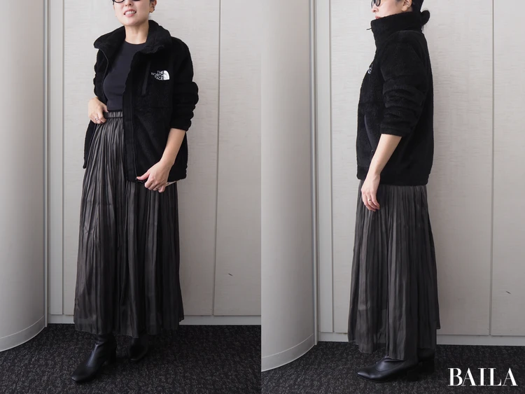 ドレッシーなスカートにギャップをつけてこなれ感を演出 THE NORTH FACE「ショート バーサ ロフト ジャケット」¥37400 ブラック Lサイズ 162cm