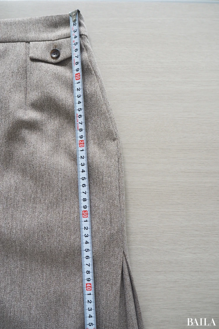 青山商事　スーツスクエア　CHANTOWA サイドタックスカート　￥13090　ベージュ　サイズ38　162cm　タックの位置（ウエストからの長さ）：約35cm　