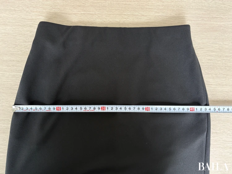 ヒップ（ポケットのつけ根の幅）：約44cm