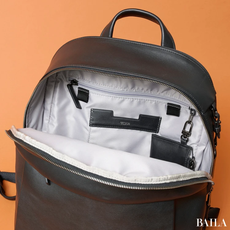 トゥミ VOYAGEUR「ホランド」バックパック メインスペースのポケット