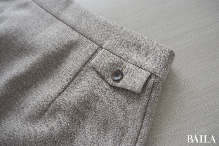 青山商事　スーツスクエア　CHANTOWA サイドタックスカート　￥13090　ベージュ　サイズ38　色み