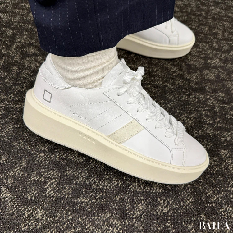 D.A.T.E(デイト) HILL LOW PLATFORM CALF 履いた様子