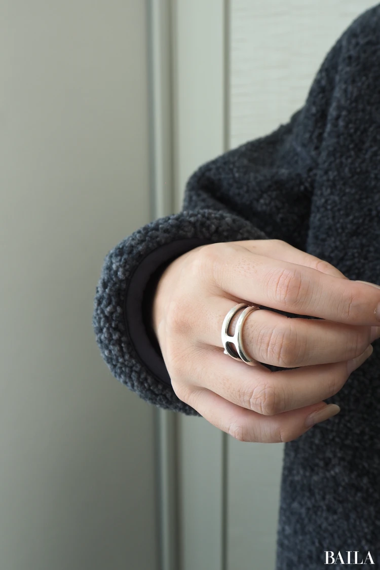 身長162cm ユニクロ ボアフリースリラックスカーディガン　ダークグレー　 Mサイズ 正面　袖　バインダー