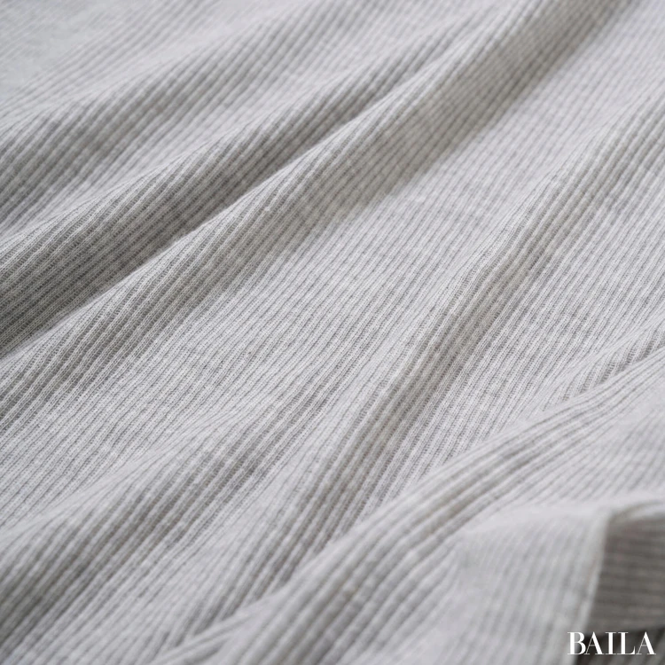 素材感のアップ画像　伸縮性