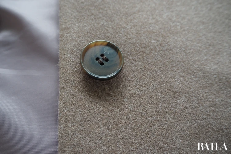 青山商事　スーツスクエア　CHANTOWA ウールライクノーカラーコート　￥21890　ブラウン　サイズ38　色み