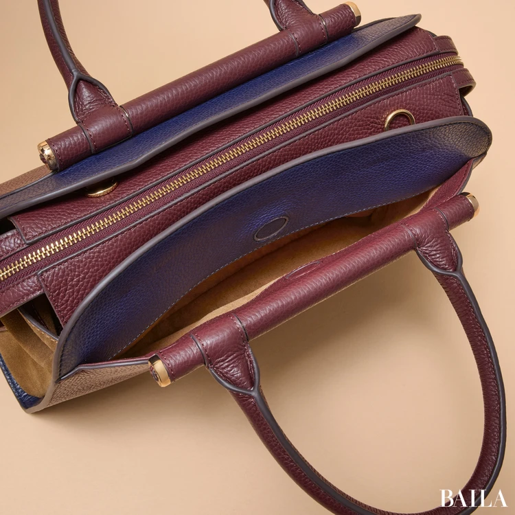 COLE HAAN(コール ハーン) キャサリン ミディアム サッチェル フロント側の隠しポケット