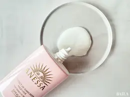 アネッサ　パーフェクトUV  マイルドミルク NA スウォッチ