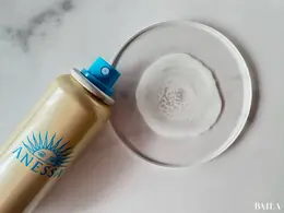 アネッサ　パーフェクトUV  スキンケアスプレー NA　スウォッチ