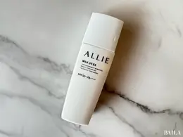 アリィー クロノビューティ　ミルクUV EX 