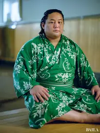 三田関　座りカット