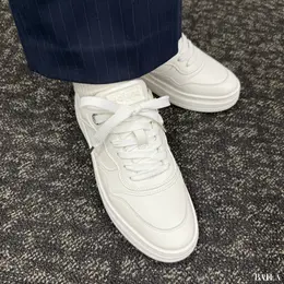 ＋diana　レザースニーカー　履いた様子