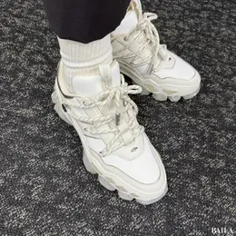 ジミー チュウ　DIAMOND X Ⅱ　履いた様子