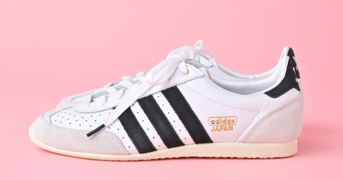 【adidas Originals（アディダス オリジナルス） 白スニーカー】着用レビューも！ 薄底スニーカー“JAPAN”復刻モデルが登場「きれいめ服に似合う白スニーカー vol.97」