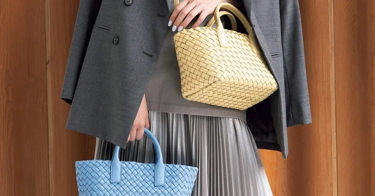 ボッテガ・ヴェネタの新名品バッグ】色も素材も。アイコンバッグに