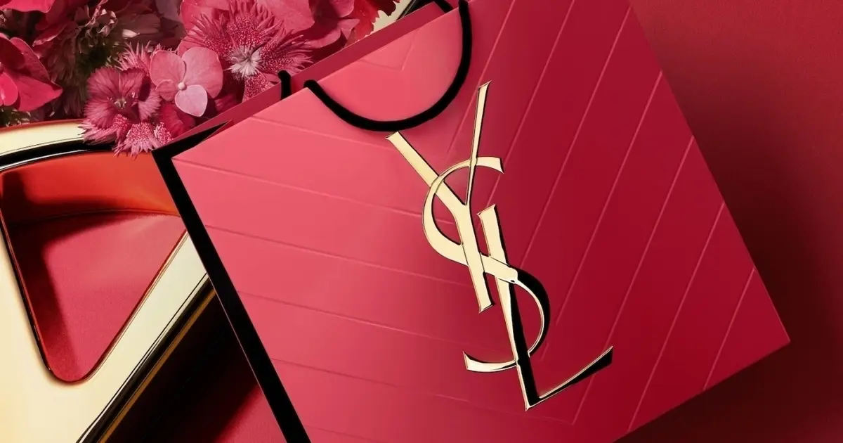 YSL】母の日に、特別な“赤”を。限定ギフトセットが登場｜＠BAILA（バイラ）