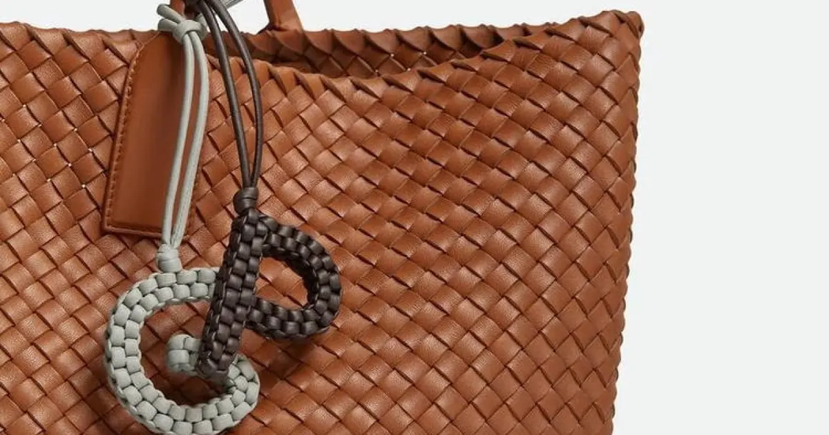 ボッテガヴェネタ バッグチャーム BOTTEGA VENETA（ボッテガ・ヴェネタ）】のアルファベット チャームで