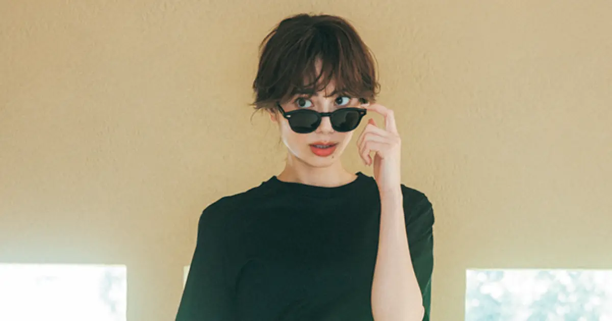 予想最高気温33℃／モノトーンTはフレンチシックな気分でさりげなく華やかに【BAILA今日のコーデ】