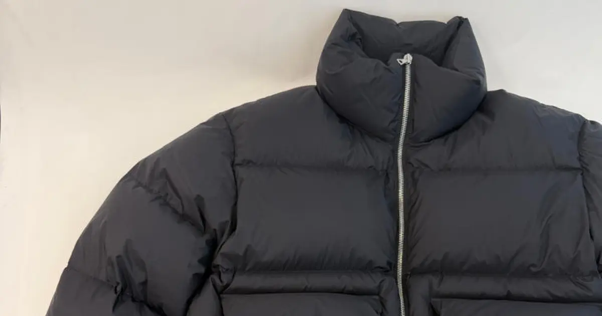 AURALEE（オーラリー）」の名品・黒ダウンがあれば防寒も洒落感も欲