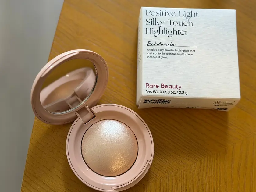 Rare Beauty】神崎恵さん愛用♡大人のツヤ肌を叶えるハイライトが神
