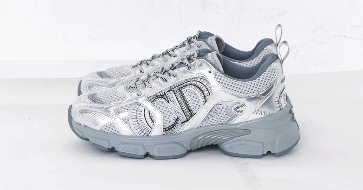 【春らしい淡いカラーで気分アガる♡】DIOR スニーカー ディオール】新作スニーカー「ディオール クロノ」はトレンド感