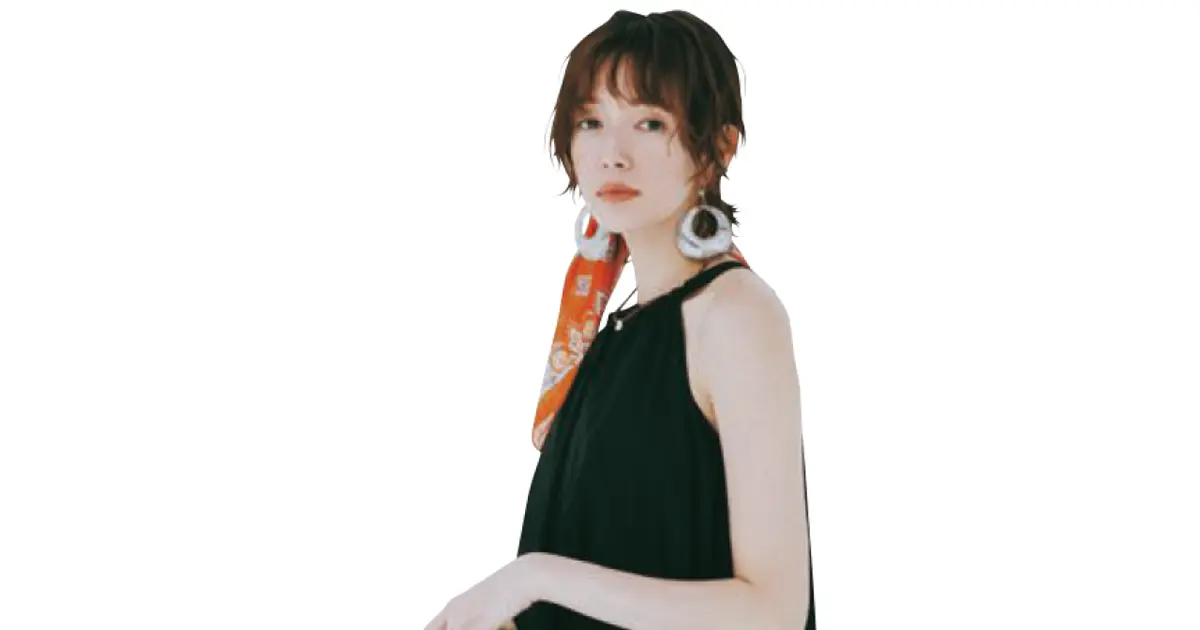 予想最高気温34℃／8月のスタートはタンクワンピをジュエリーで盛り上げて【BAILA今日のコーデ】
