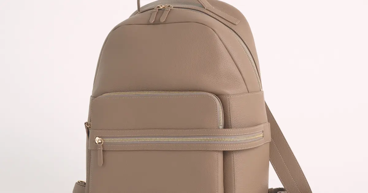 きれいめ派の通勤にしっくりなじむ、「コール ハーン」のレザー