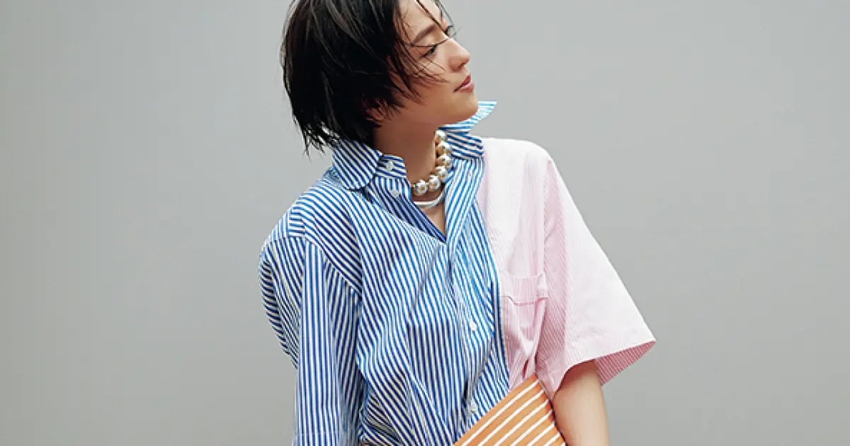 中村アン ストライプワンピースの首もとにジュエリーを効かせて Baila