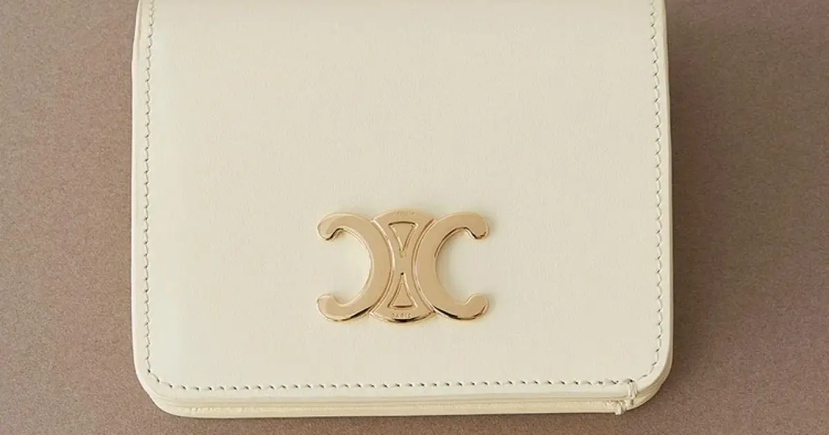 テ*ン様 CELINE♡ ベージュ レザー 長財布♡保存袋付き セリーヌ CELINE 財布 ウォレット 長財布 レザー ベージュ 正規