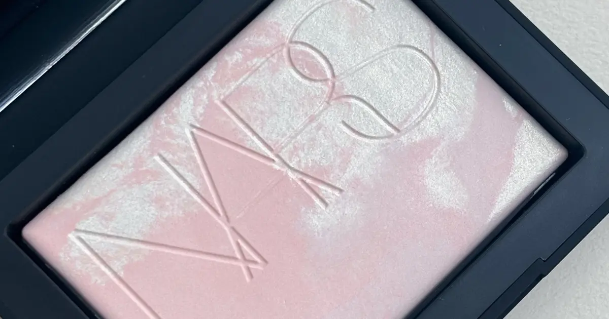 【NARS（ナーズ）】数量限定！マーブルピンクの“リフ粉”は争奪戦になりそう【エディターズピック】
