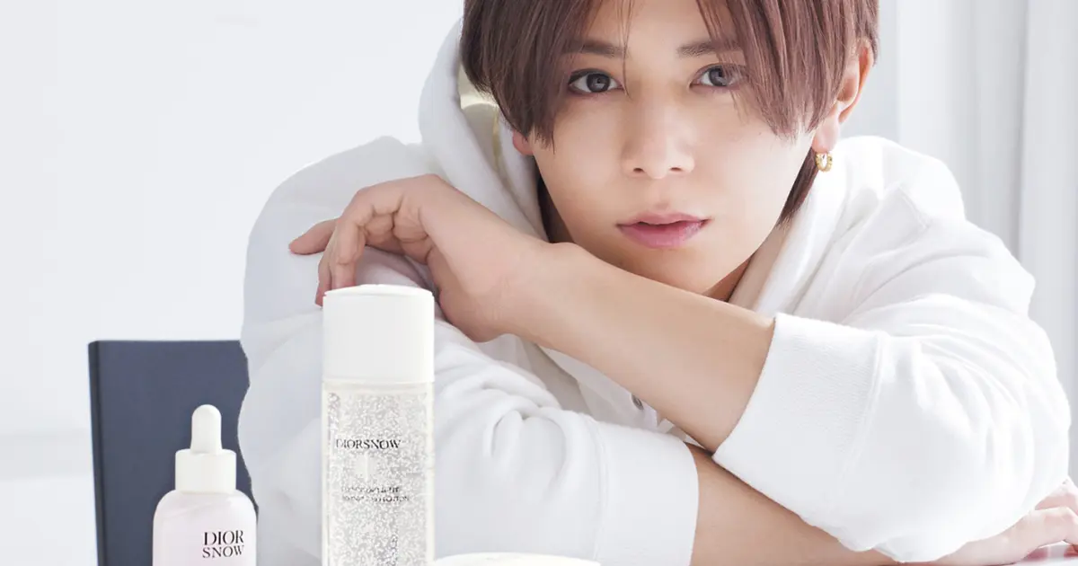 初の写真集でもその美貌が話題に！山田涼介30歳、ルミナス肌の秘密