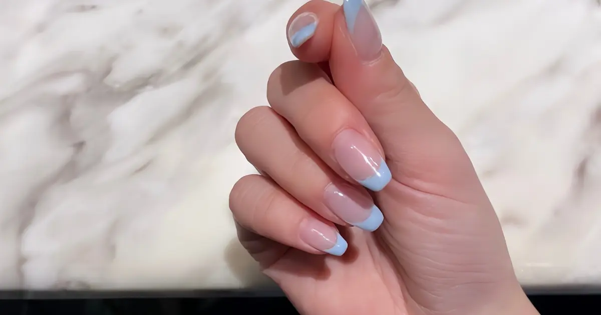 指先から春を】春ファッションを引き立てる「カラーフレンチネイル」3