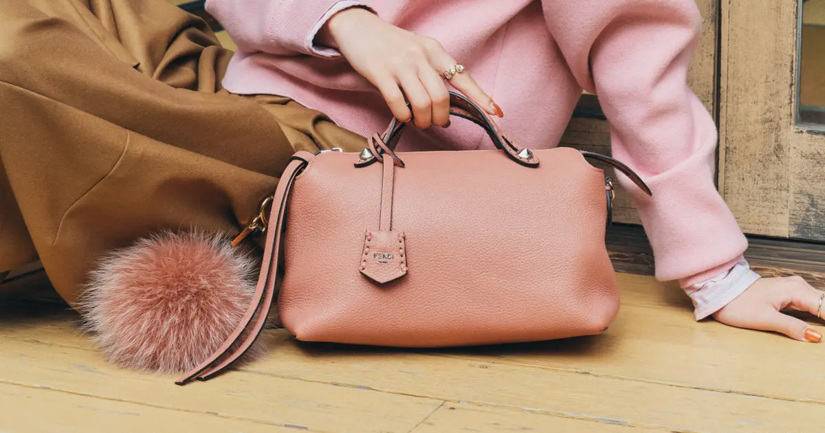 FENDI（フェンディ）】貴島明日香が選ぶ“一生もの”ミニバッグ。上品さ