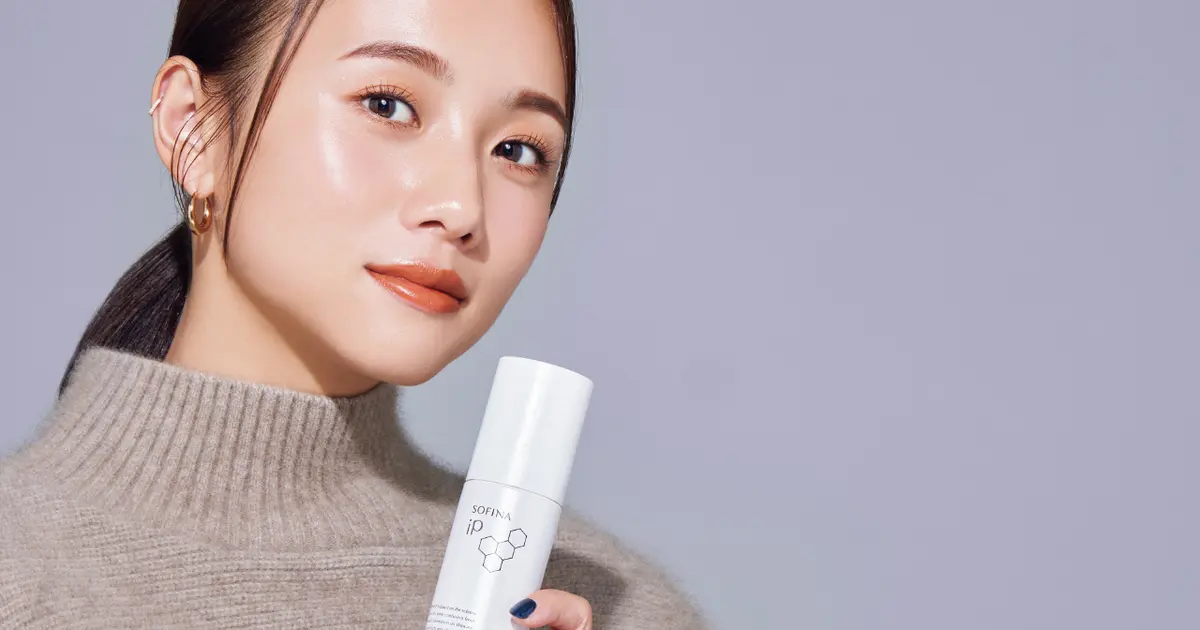 エステラケー　フェザー　ニット　ホワイト　伊原葵　着用 今、きれいな人は炭酸コスメに夢中】 #伊原葵 さんが選ぶのは