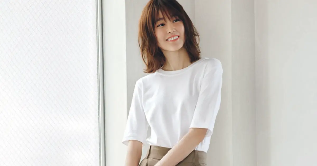 予想最高気温26℃／ワイドパンツでジャストサイズの白Tをキレよく【BAILA今日のコーデ】