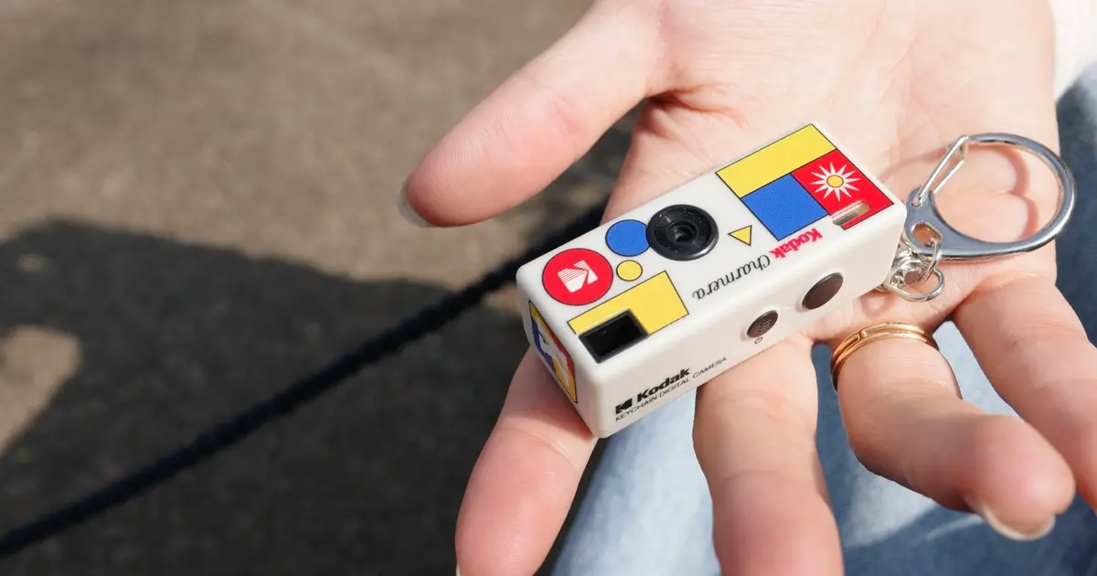 大ヒット】レトロ感にときめくトイデジカメラ「KODAK CHARMERA