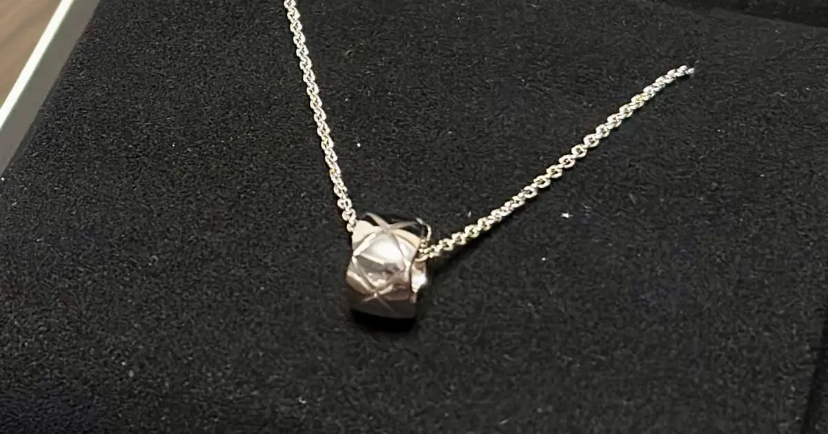 【CHANEL】メゾンを代表するモチーフ「ココクラッシュ」で首元にさりげない可愛さを#ファッション部