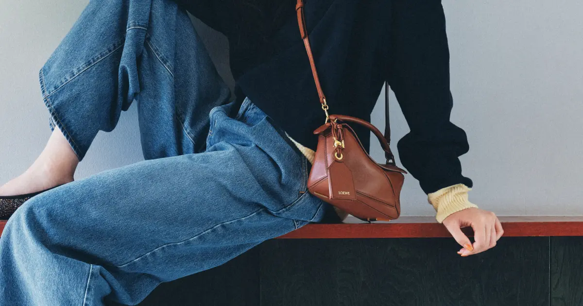 LOEWE（ロエベ）】貴島明日香が選ぶ“一生もの”ミニバッグ。上品さが